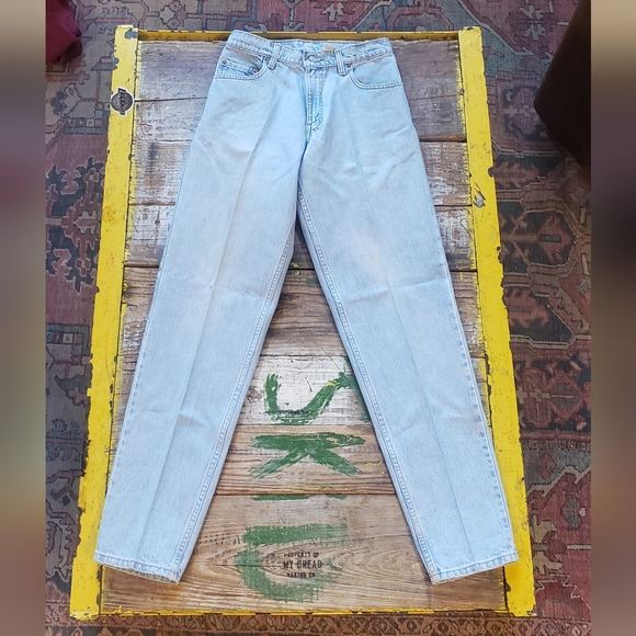 1990s Red Tab High Waisted Levis 560 Mom Jeans - Picture 2 of 4